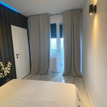 Q Luxury Apartment - Palas Center Iasi Exterior photo
